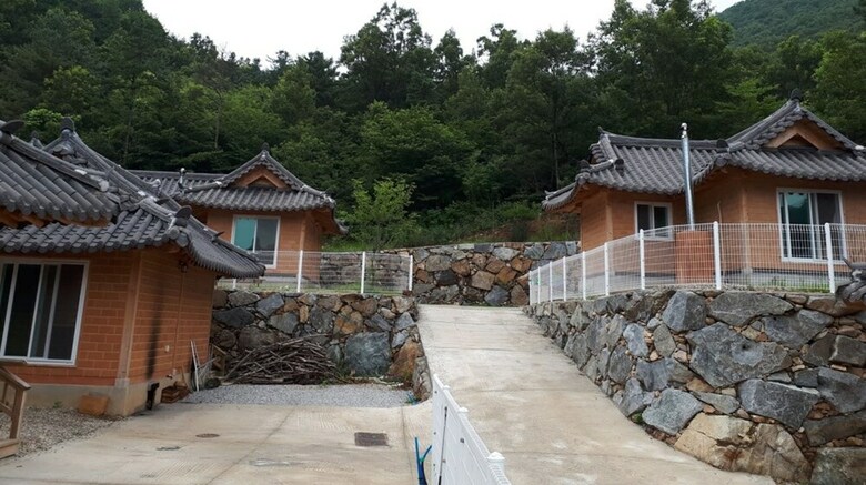 Pension Sanasa Red Clay House
