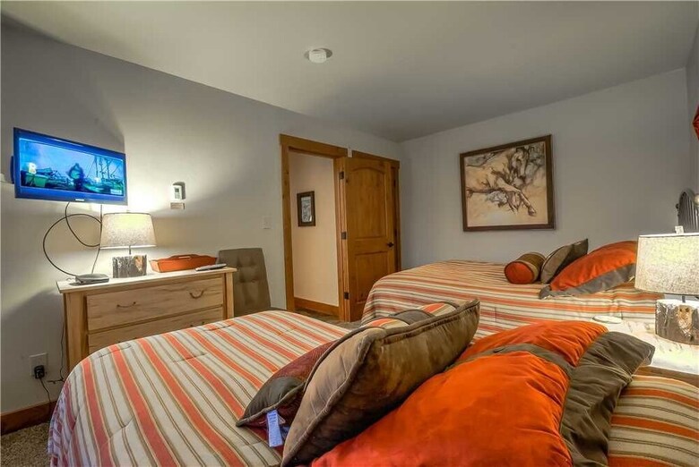 Lodge B 302