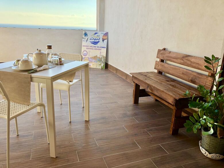 Bed & Breakfast Charm Airport