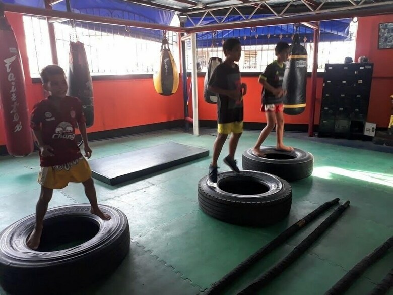 Hostal Sitpholek Muay Thai Camp - Hostel