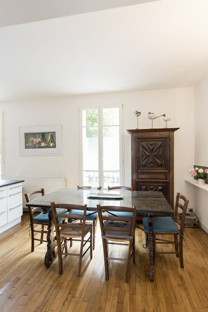 Family Home In Issy-les-moulineaux