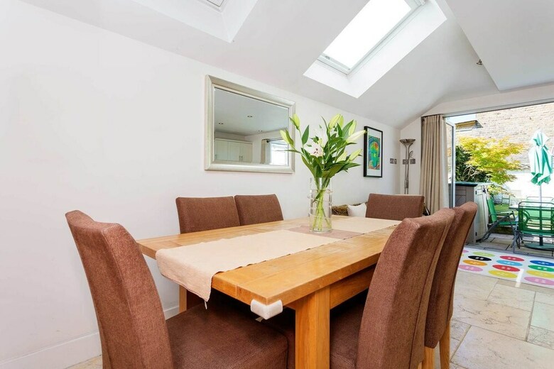 Chiswick Cottage Charm