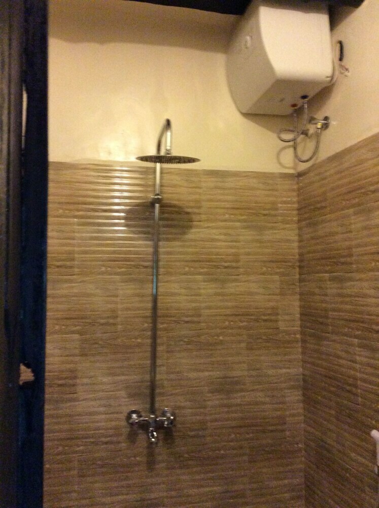 Hotel Kajibange Bar And Guesthouse