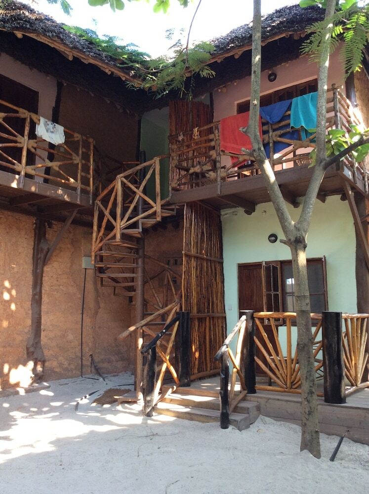 Hotel Kajibange Bar And Guesthouse