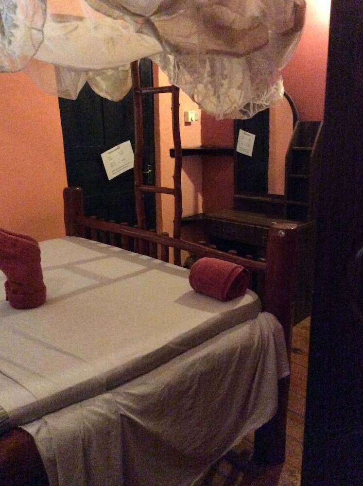 Hotel Kajibange Bar And Guesthouse