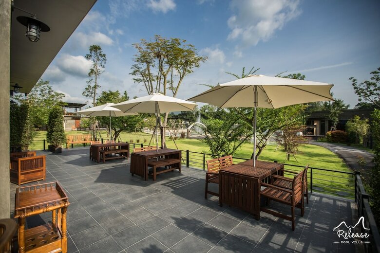 Hotel Release Pool Villa Resort