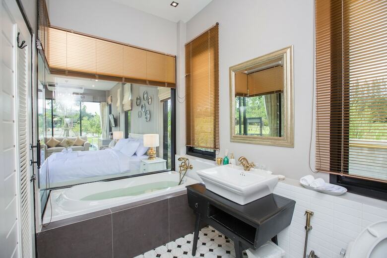 Hotel Release Pool Villa Resort