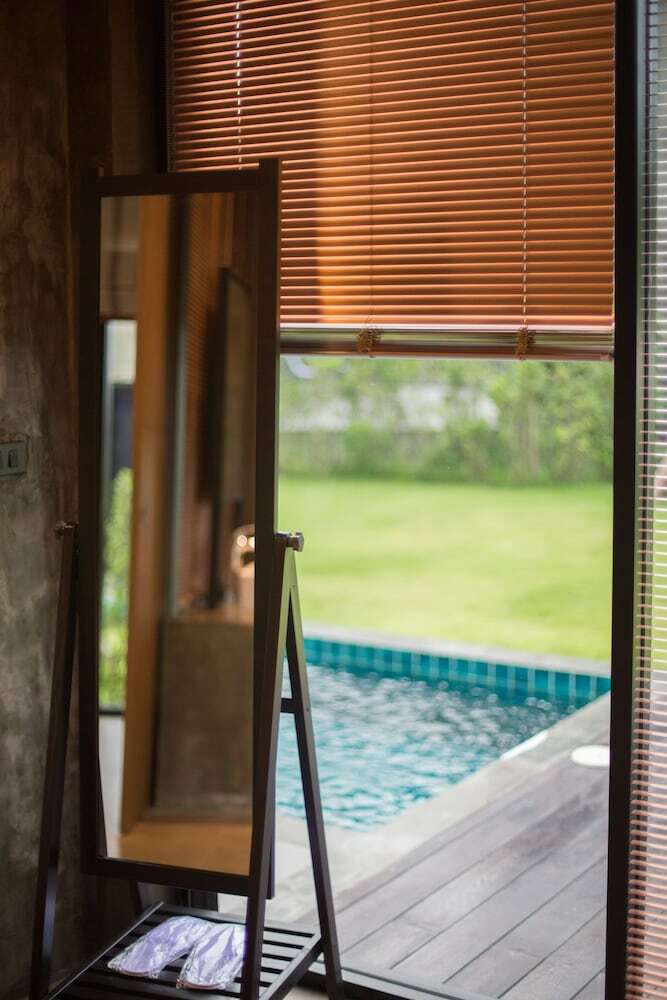 Hotel Release Pool Villa Resort