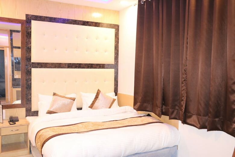 Hotel The Karlo Kastle By Check In Room