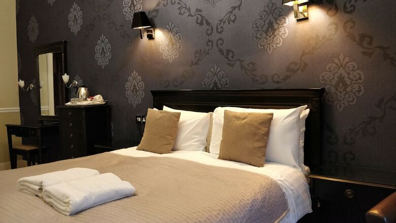 The Haymarket Lairg Hotel