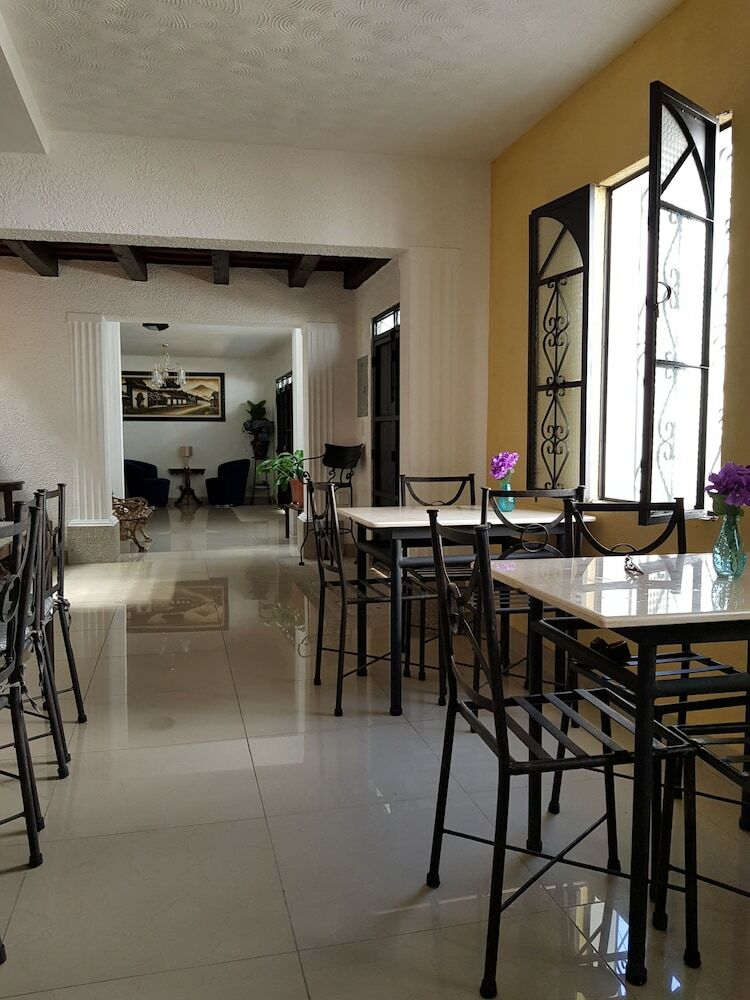 Hotel Apartment La Capitan�a