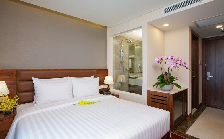 Orchids Saigon Hotel