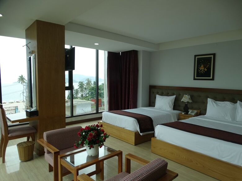 Happy Light Hotel