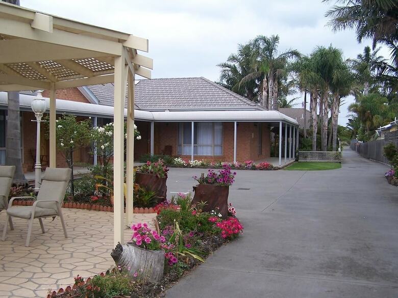 Coastal Waters Motor Inn