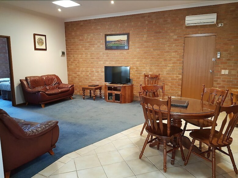 Coastal Waters Motor Inn