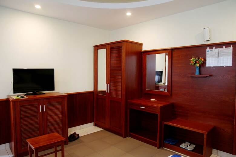Tran Long Binh Duong Hotel