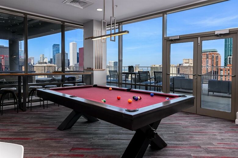 Hotel Kasa Chicago South Loop Apartments