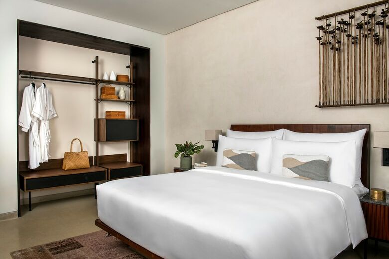 Hotel Treeline Urban Resort