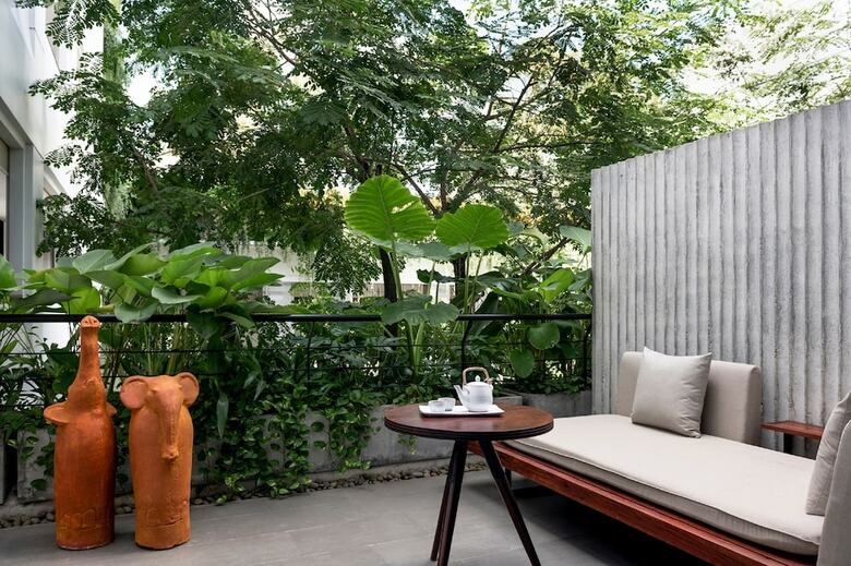 Hotel Treeline Urban Resort