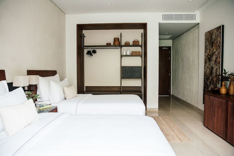 Hotel Treeline Urban Resort