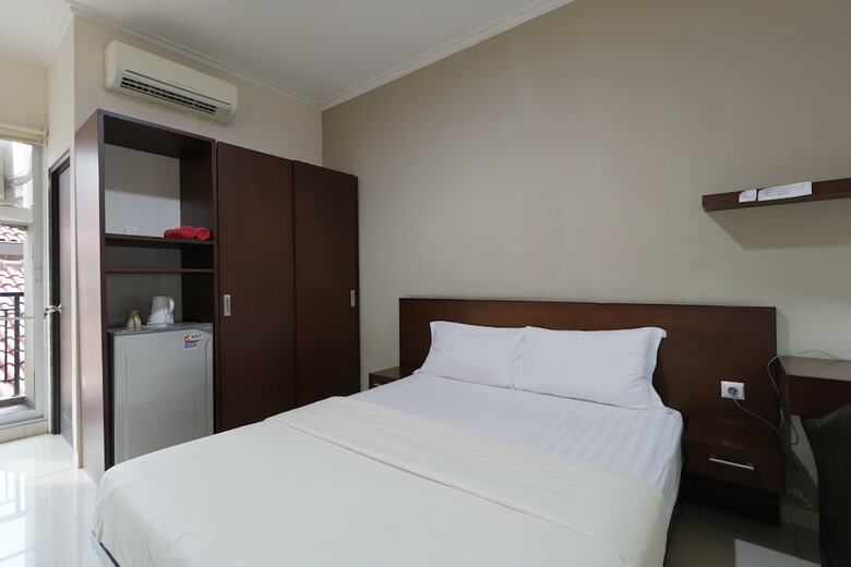 Hotel Clover Residence Near Mall Ambassador
