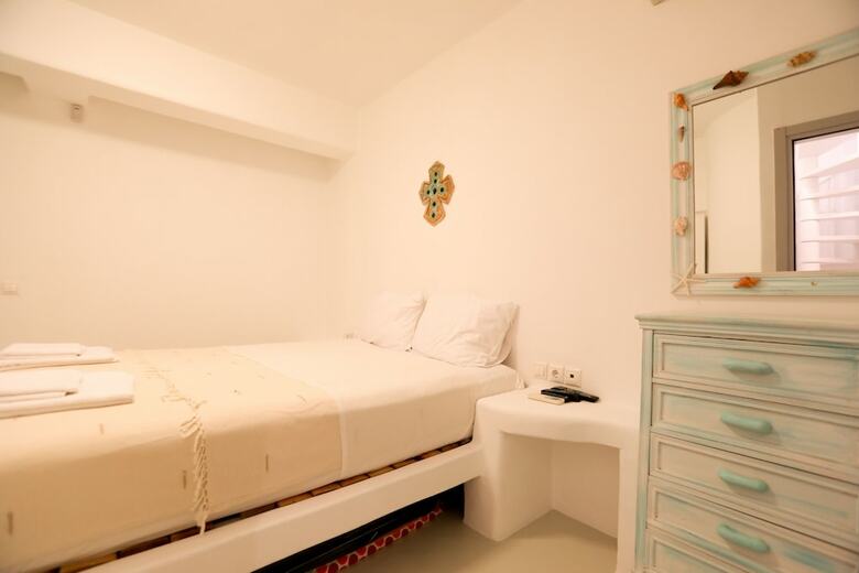 Anthi House