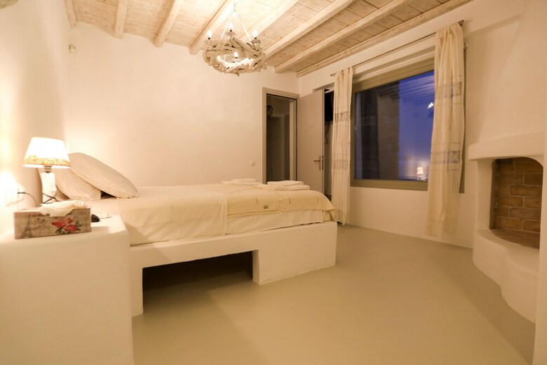 Anthi House