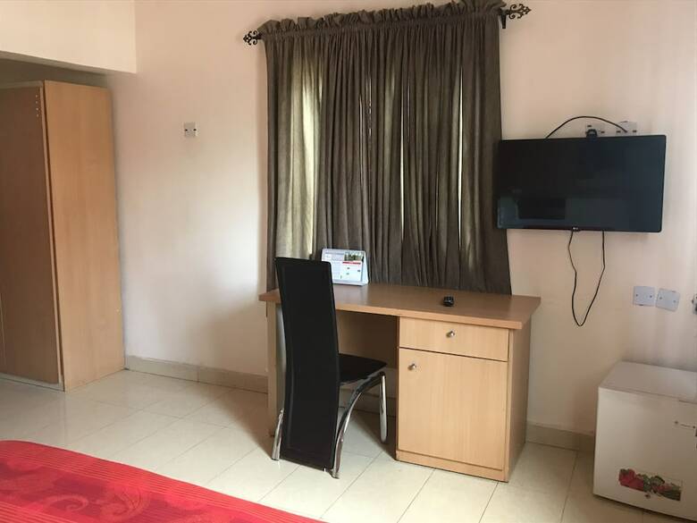 Meadway Luxury Hotels