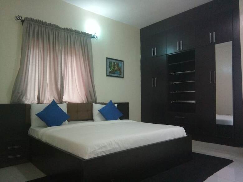 Hotel Peacock Apartments And Suites
