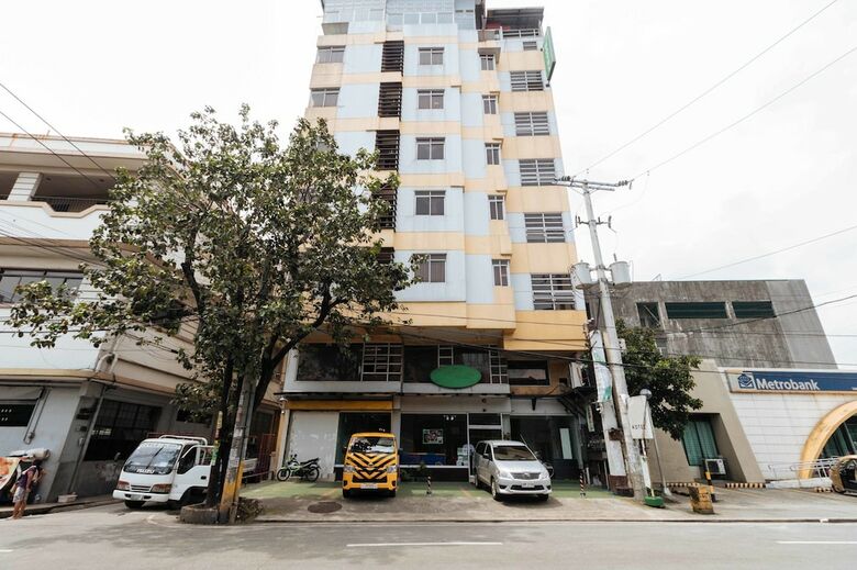 Hotel Reddoorz Plus @ Tayuman Manila