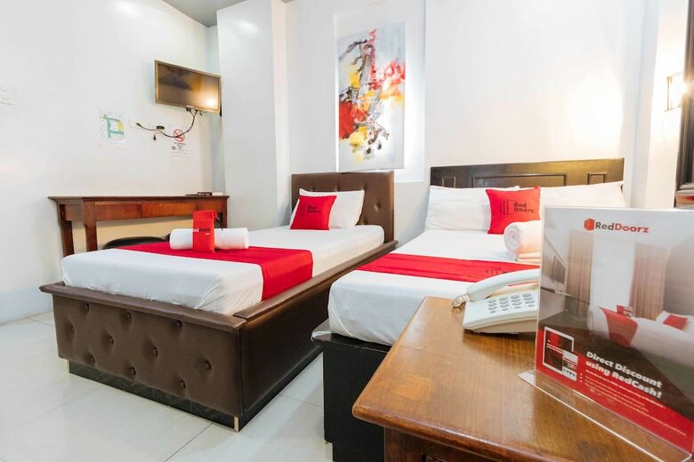 Hotel Reddoorz Plus @ Tayuman Manila
