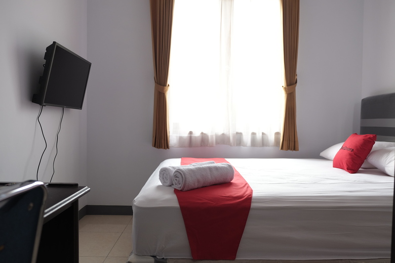 Hotel Reddoorz Near Supermall Karawaci 2