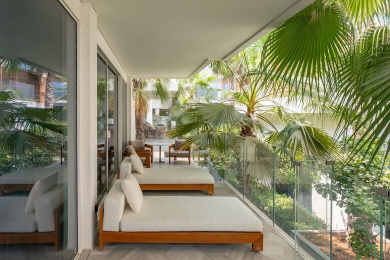 Maison Privee - Five Palm Villa
