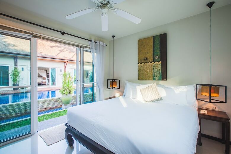 Two Villas Holiday Oriental Style Naiharn Beach
