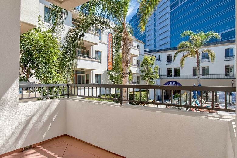 Aparthotel Downtown La Fully Furnished Apartments
