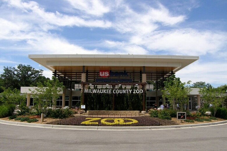 Hotel Comfort Suites Milwaukee Airport