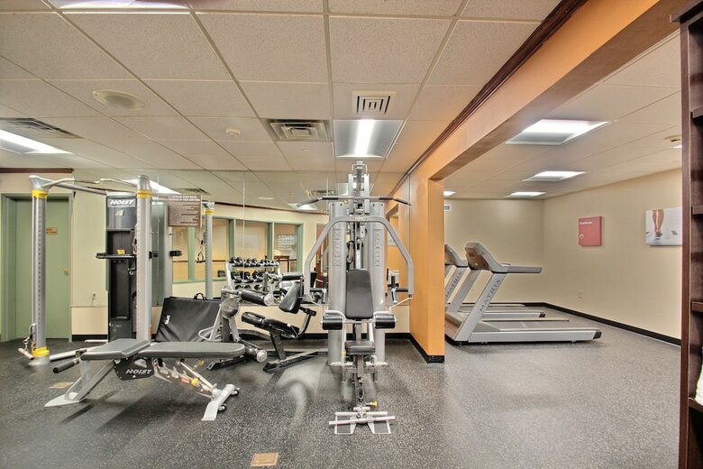 Hotel Comfort Suites Milwaukee Airport