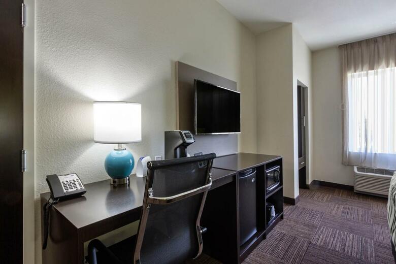 Posada Sleep Inn & Suites Tampa South