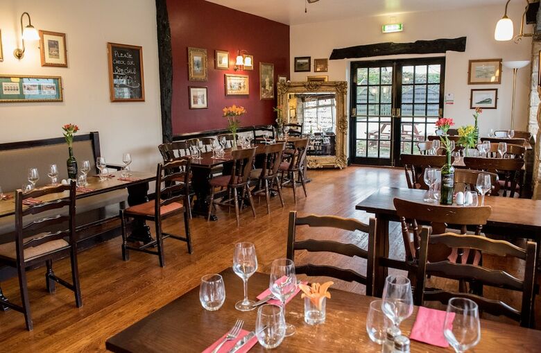 Hotel Cross Keys Inn
