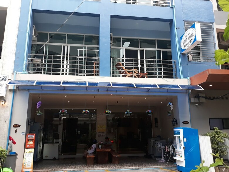 Hotel Sorot House