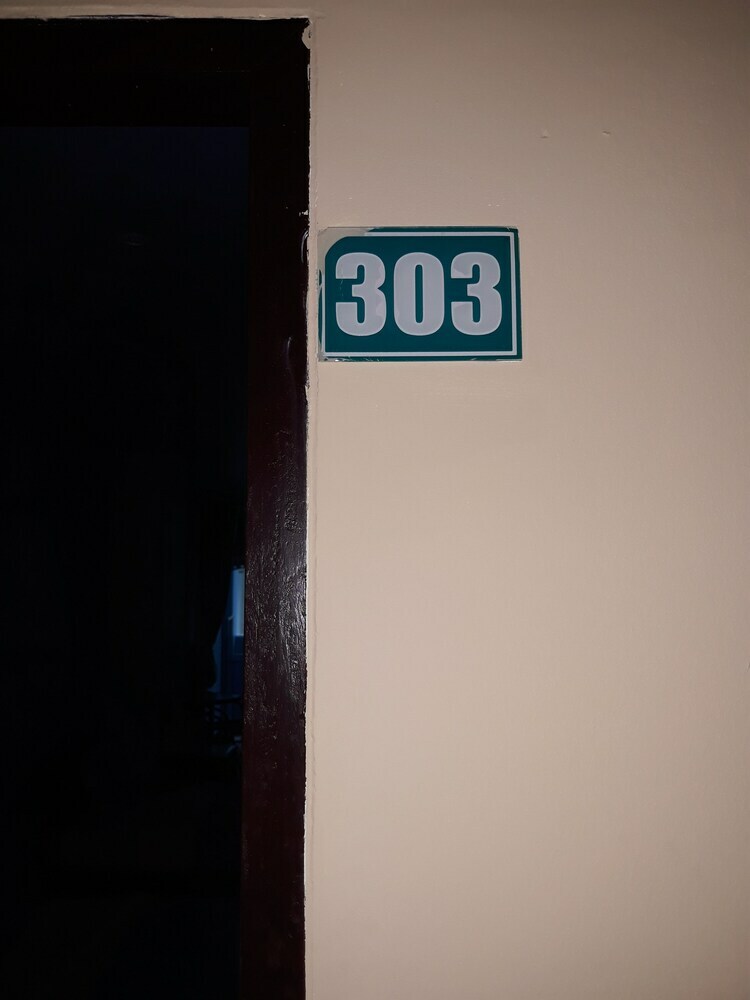 Hotel Sorot House