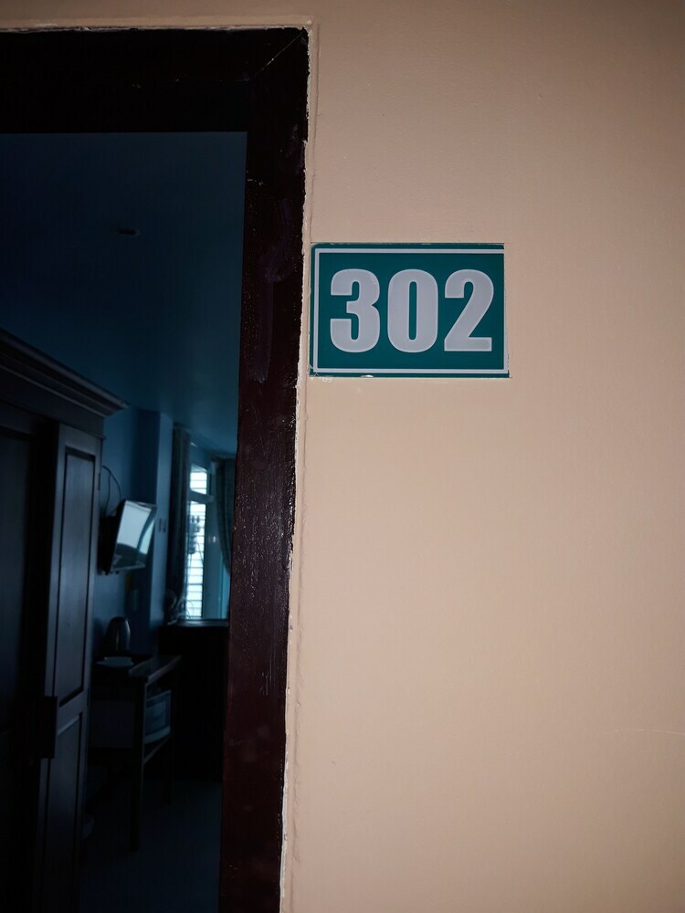 Hotel Sorot House