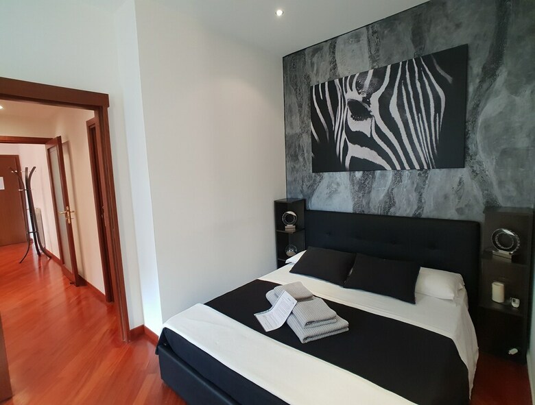 Deluxe Central Apartment