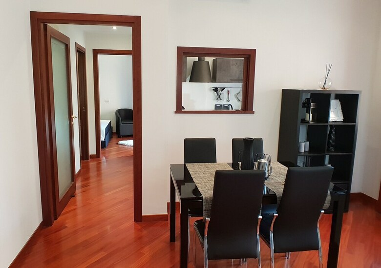 Deluxe Central Apartment
