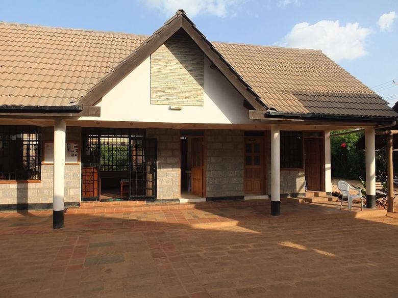 Bed & Breakfast Afrika Lodges - Voi
