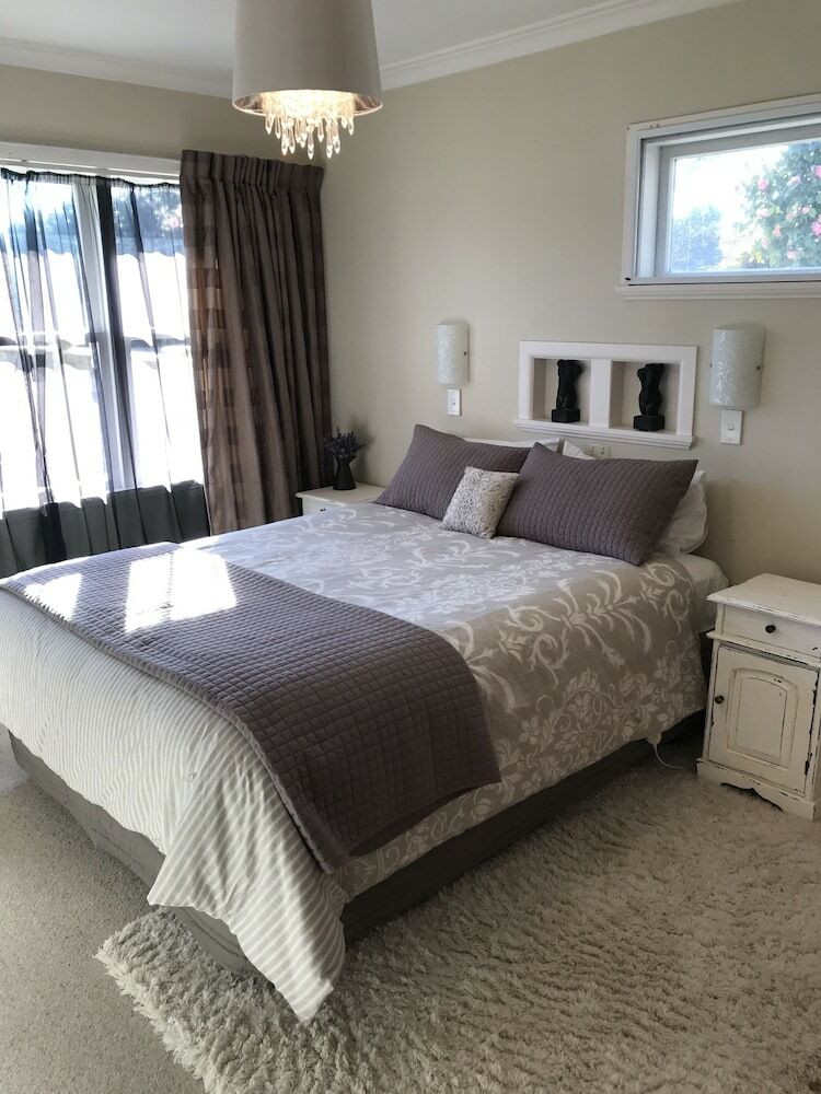 Cambridge Cottage - Self Catering Accom