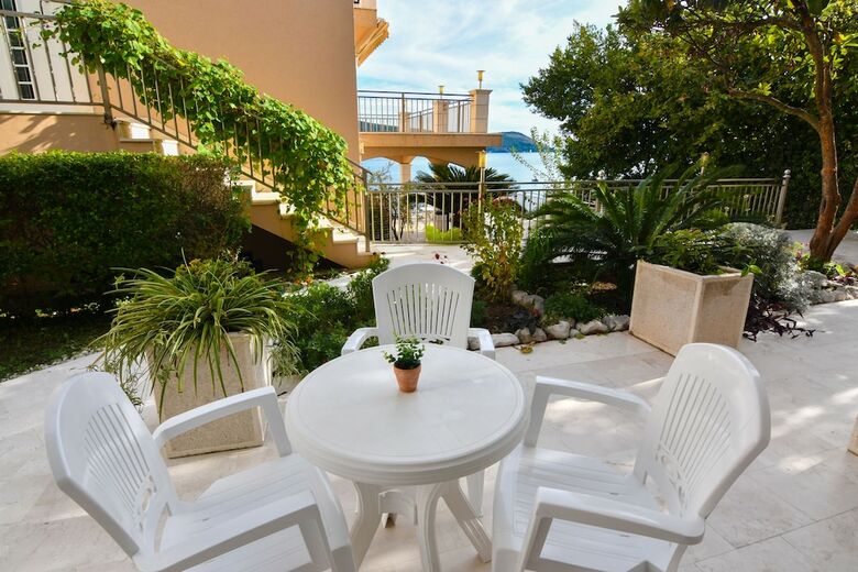 Hotel Perla - Annexes