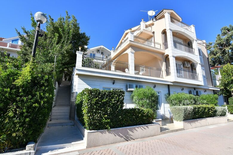Hotel Perla - Annexes