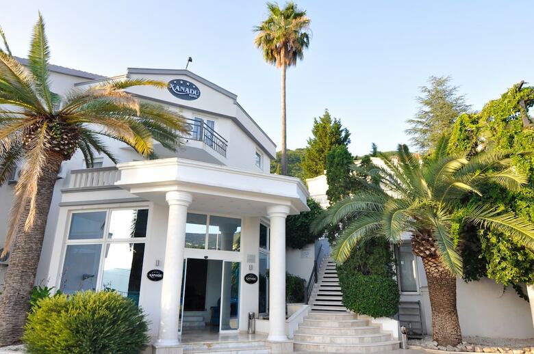 Hotel Xanadu