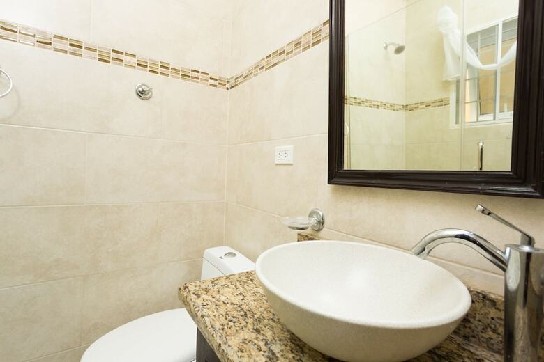 New Kingston Guest Apartment At Inglaterra III